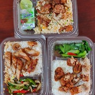 เมนูของร้าน ร้านแดดดีหมูแดดเดียว by โกหวัด สาขา1 เซเว่น ตลาดไข่ทอง