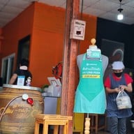 บรรยากาศ ร้านแดดดีหมูแดดเดียว by โกหวัด สาขา1 เซเว่น ตลาดไข่ทอง