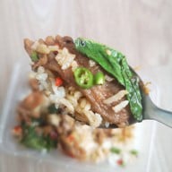 ราดหน้า ป๋าอู๊ดราดหน้ายอดผัก ดินแดง ป๋าอู๊ดราดหน้ายอดผัก ดินแดง