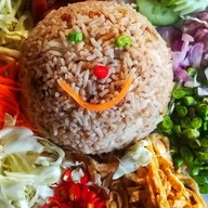 ราดหน้านายอ้วน@ข้าวผัดปู  ตลาดเสรี2 สาขา ตลาดเสรี2