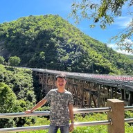 สะพานห้วยตอง