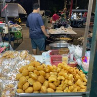 ปาท่องโก๋โบราณ-น้ำเต้าหู้ตลาดเจ้าพรหม