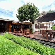 The Riverside Bakery & Coffee
