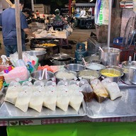 ปาท่องโก๋โบราณ-น้ำเต้าหู้ตลาดเจ้าพรหม