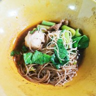 เมนูของร้าน ก๋วยเตี๋ยวเรือป๋ายักษ์