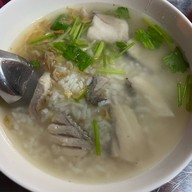 เมนูของร้าน ข้าวต้มปลาชลบุรี ริมทุ่งนาเชย