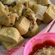 บัวลอยแจ่มใส ถนนคนเดินสถานีรถไฟ