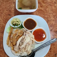 ข้าวมันไก่มุกดา-อุบลสแควร์ อุบลสแควร์