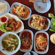 เมนูของร้าน เตี๋ยวไก่ป้ายแดง (ไก่ตุ๋นมะระ) 1