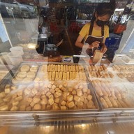 บรรยากาศ ถุงทองเต้าหู้ทอด ตลาดพระเงิน ตลาดพระเงิน