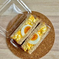 เมนูของร้าน WAKE ME UP sandwiches by brunchietummies.bkk