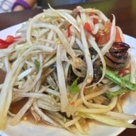 อาหารป่า กระเพราหมูกรอบ ผัดเผ็ดปลาไหล ครัวสายสมรอาหารป่า สาขา 2