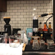 SALOON SLOW BAR COFFEE