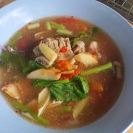 เมนูของร้าน เตี๋ยวไก่ป้ายแดง (ไก่ตุ๋นมะระ) 1