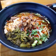 เมนูของร้าน 元铭缘牛肉米粉 Samyan Mitrtown