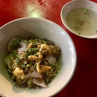 เมนูของร้าน บะหมี่เกี๊ยวแชมป์โลก สุขุมวิทซอย 65