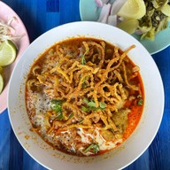 ข้าวซอยต้นยาง (ข้าวซอยป้าโจ๋)
