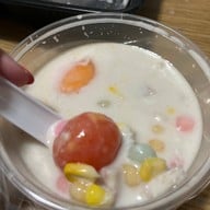 น้องบัวลอย ศูนย์อาหารตลาดนัดลุงออม