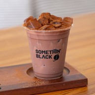 SOMETHIN' BLACK coffee & bakery พระโขนง คลองตัน