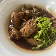 เมนูของร้าน ก๋วยเตี๋ยวไก่หน้าเมือง