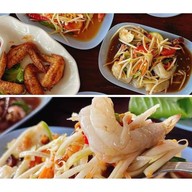 เตี๋ยวไก่ป้ายแดง (ไก่ตุ๋นมะระ) 1