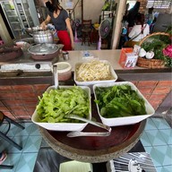 ก๋วยเตี๋ยวไก่หน้าเมือง