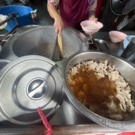 ก๋วยเตี๋ยวหมูหมักกาดหลวง
