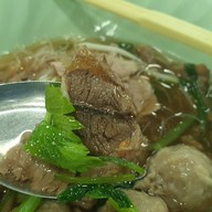 ก๋วยเตี๋ยวเนื้อตุ๋นยาจีน ตลาดวงเวียนใหญ่
