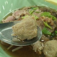 ก๋วยเตี๋ยวเนื้อตุ๋นยาจีน ตลาดวงเวียนใหญ่