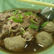 ก๋วยเตี๋ยวเนื้อตุ๋นยาจีน ตลาดวงเวียนใหญ่