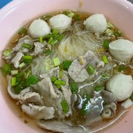 ก๋วยเตี๋ยวหมูหมักกาดหลวง
