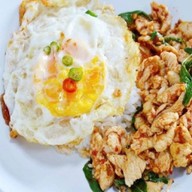 กระเพรา&กระเทียม บ้านตังค์ต้าร์