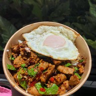 กระเพราพริกแห้ง ครัวบ้านเปิ้ล