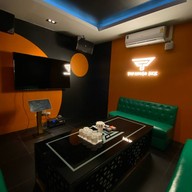 Top House Bangkok KTV