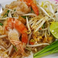 ผัดไทยกุ้งสด-หมูกรอบ ❌️ร้านใหม่❌️เจ้าเก่าข้าง123ผับ