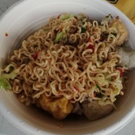 เมนูของร้าน ยำยูป้า ศูนย์หนังสือธรรมศาสตร์รังสิต