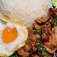 กะเพรา79 Byอร่อยหลังบ้าน