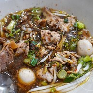 เมนูของร้าน ก๋วยเตี๋ยวหมูตุ๋นนายเป็ด