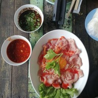 เมนูของร้าน ลาบยโสเทพรักษ์ ตัดใหม่เทพรักษ์-สะพานใหม่
