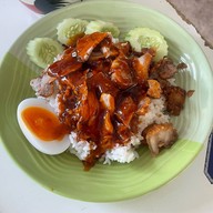 เมนูของร้าน น้าปุ๋ยก๋วยเตี๋ยวต้มยำมะนาว