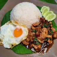 กะเพรา79 Byอร่อยหลังบ้าน