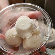เมนูของร้าน เพลินใจ ไอศครีมไข่แข็ง