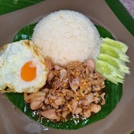 กะเพรา79 Byอร่อยหลังบ้าน