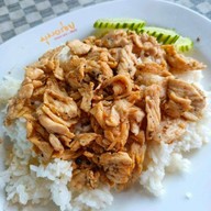 เมนูของร้าน ครัวบ้านๆ รสชาดเข้มข้น ท่าข้าม