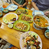 เมนูของร้าน ครัวหัวสะพาน (สะพานปลาบ้านแหลม)