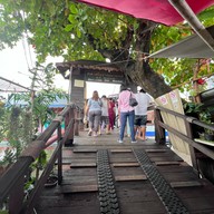 ตลาดน้ำโบราณบางพลี