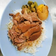 ข้าวขาหมูนายกวง