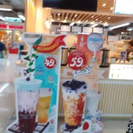 หน้าร้าน Kully-Qoo Bubble Tea โลตัส ศรีนครินทร์