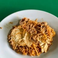 ยายรวมกับตาช่วยผัดหมี่โคราช