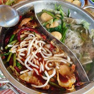 เฝอ&seaชาบูสุกี้อินเตอร์ ตลาดครอบครัวเพชรเกษม81